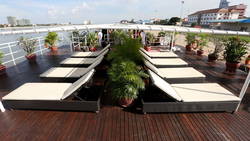 Lan Diep sun deck