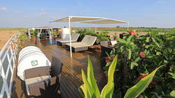 Lan Diep sun deck
