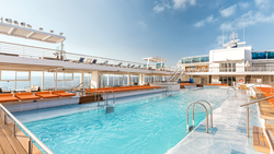 Mein Schiff 4 Pooldeck
