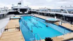 Mein Schiff 7 outside pool