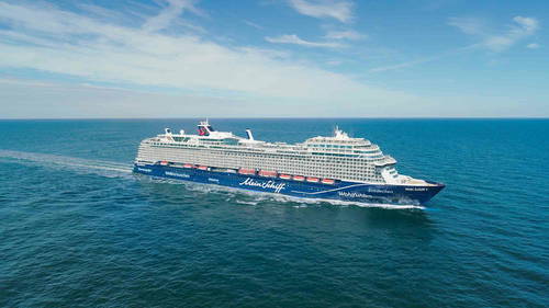 Mein Schiff 7 ship outside view