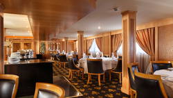 Nile Monarch restaurant