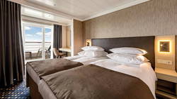 Phoenix Reisen Amera Suite mit Balkon Kat. U & V 
