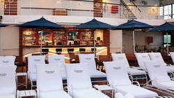 Regatta Waves Bar