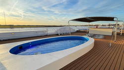 Sonnendeck Pool