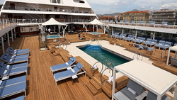 Seabourn Quest Pool