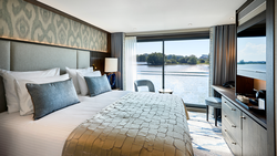Porto Mirante stateroom with French balcony