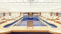 Queen Mary 2 Pavilion pool