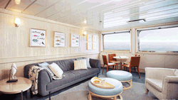Santa Cruz II Expedition Lounge with Science Center