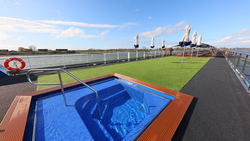 VIVA Two Whirlpool auf dem Sonnendeck