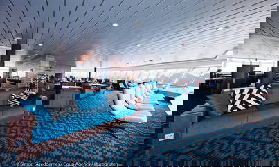 ms-nordkapp-explorer-lounge-panorama-bar-hgr-52977.b0gi8t0r.jpg?width=403
