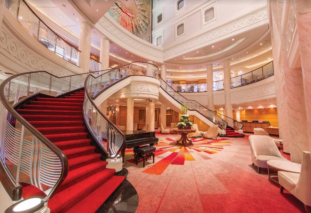Atrium Queen Mary 2
