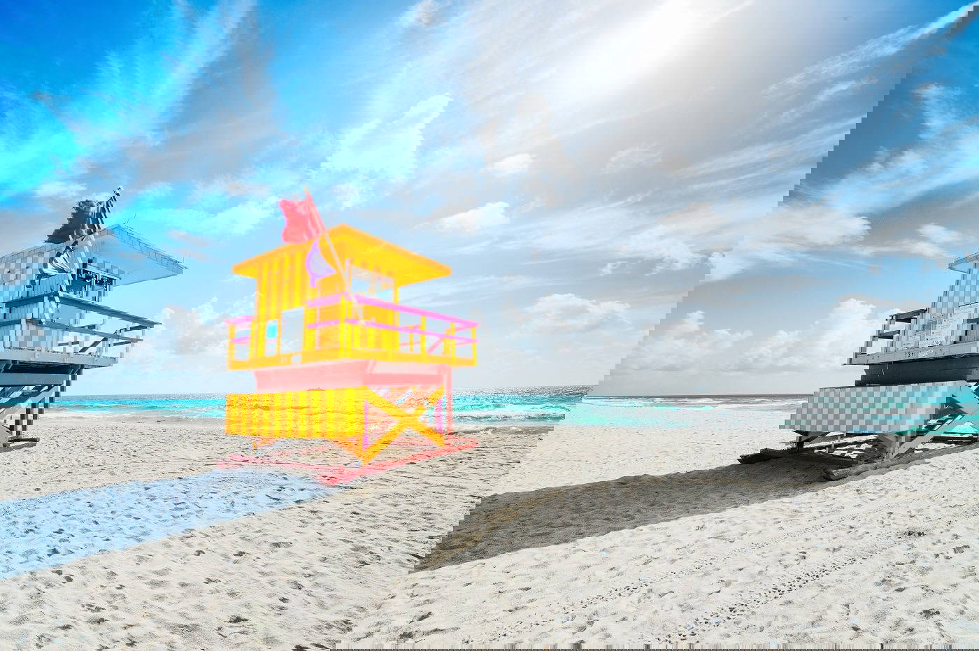 Strandhaus am weißen Strand in Miami