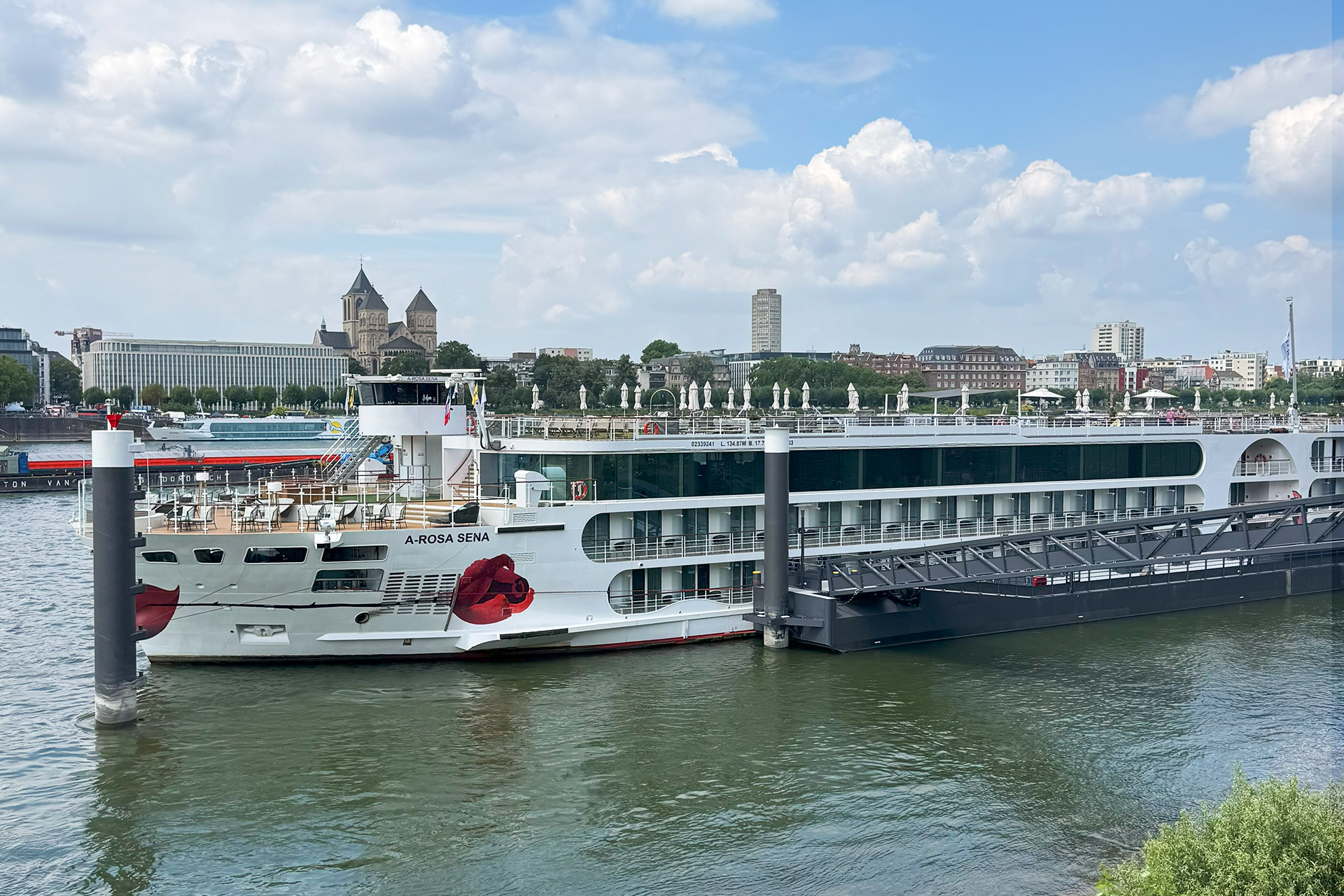 Mit A-ROSA SENA auf Metropolenreise