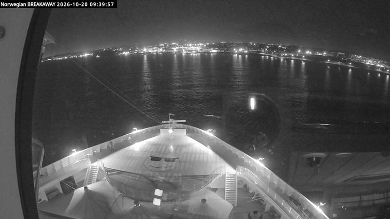 Current position Norwegian Breakaway Ship's position